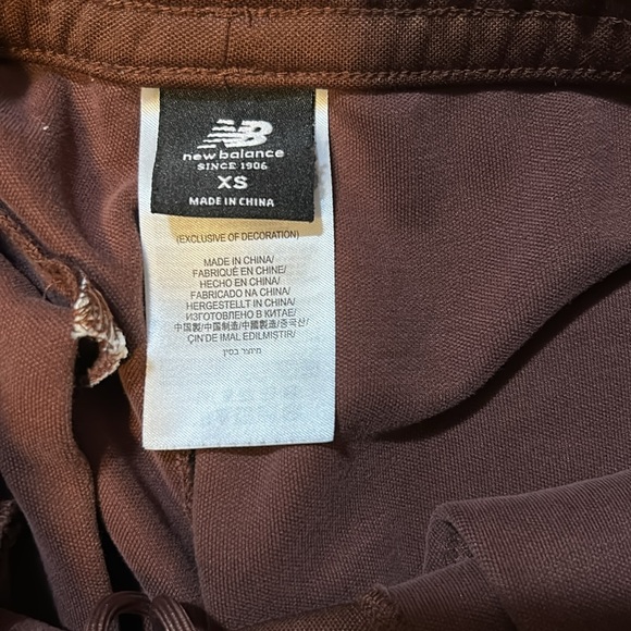 New balance size XS sweatpants - Picture 2 of 3